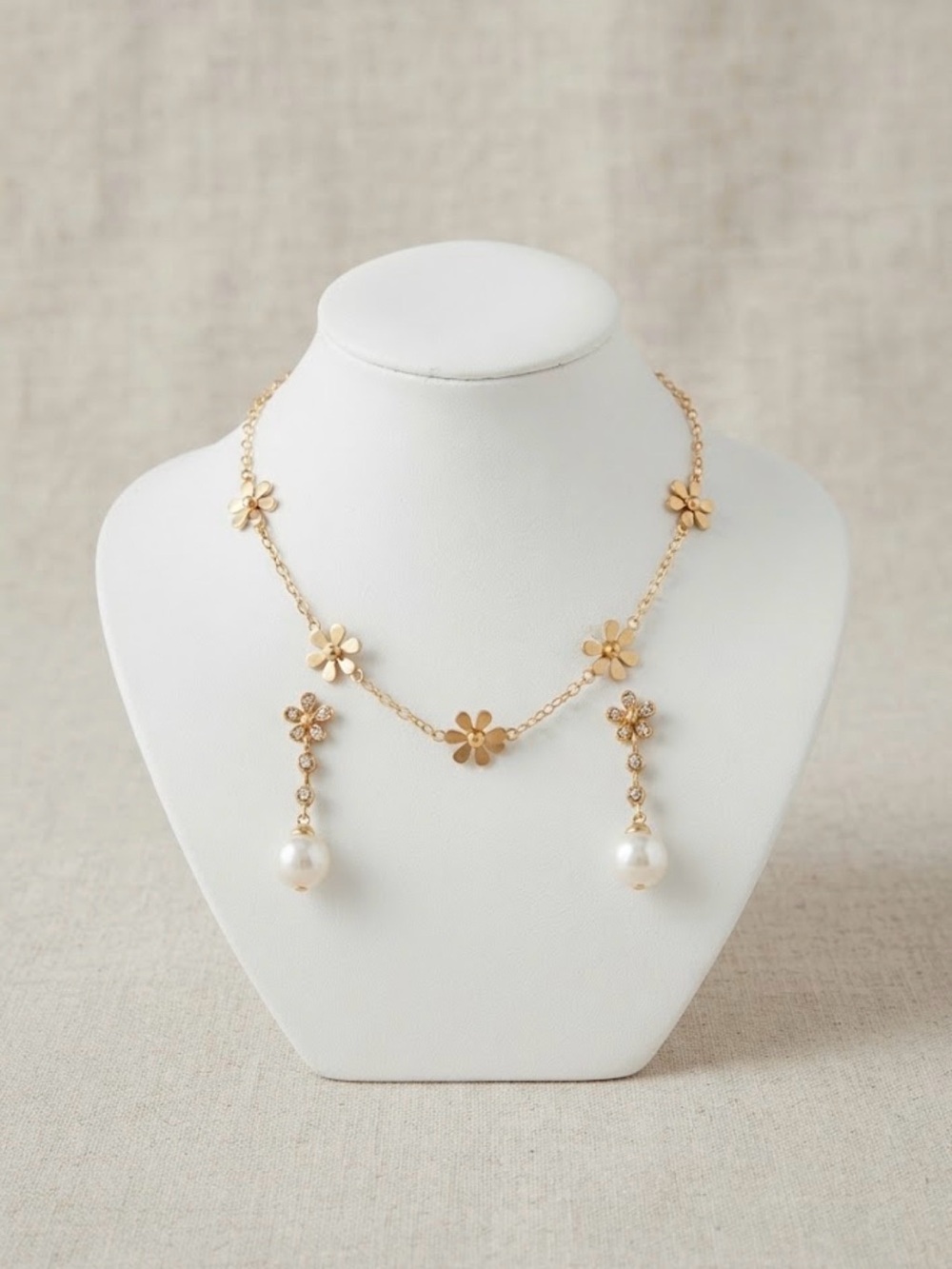 Delicate Gold Floral Necklace with Pearl Drop Earrings